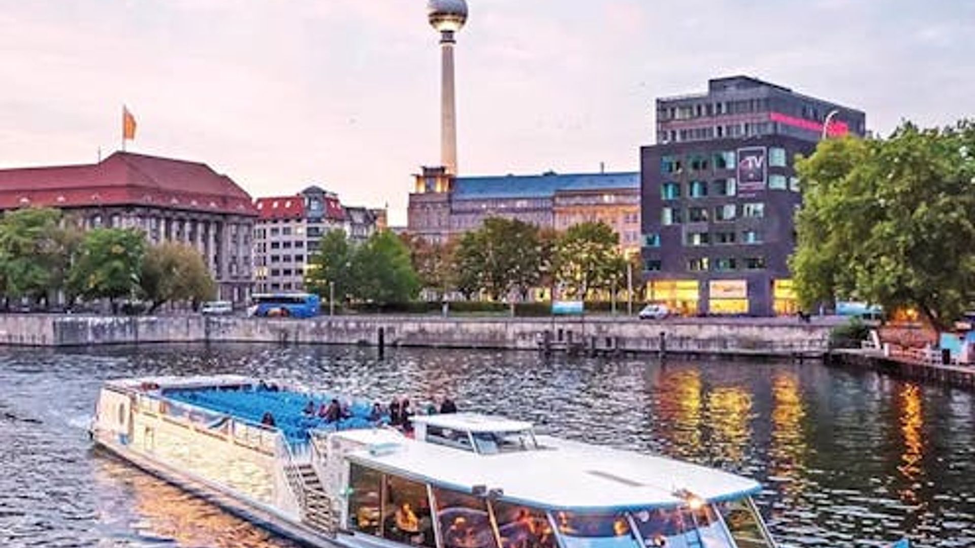 1-hour historical Spree river cruise in Berlin