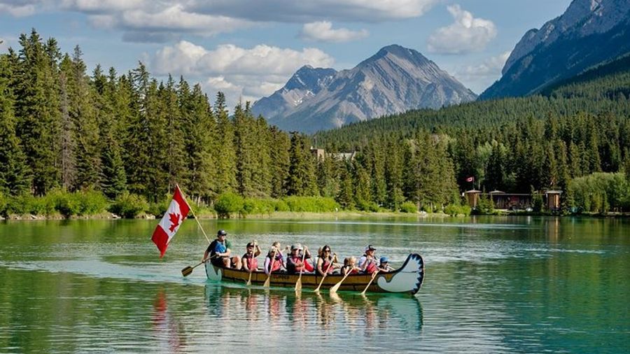 1.5-Hour Banff National Park Canoe Tour