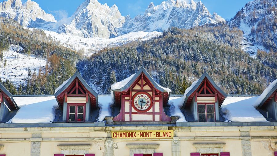 Chamonix Mont Blanc guided bus day trip with mountain train from Geneva