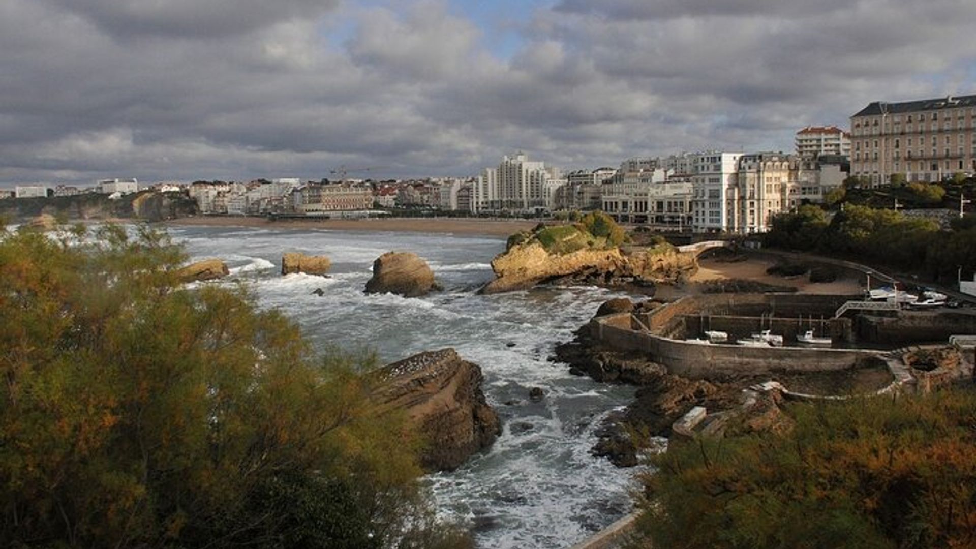 Private French Coast Tour: Bayonne, Biarritz & San Juan de Luz