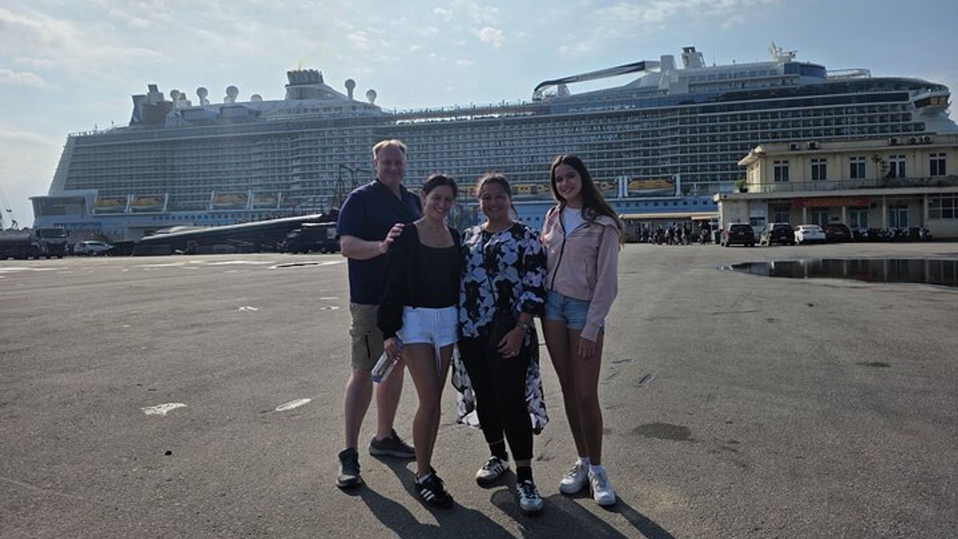 Private Tour vom Hafen Chan May nach Ba Na Hills & Golden Bridge