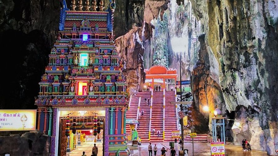 Kuala Lumpur: Batu Caves and Batik Workshop Private Tour