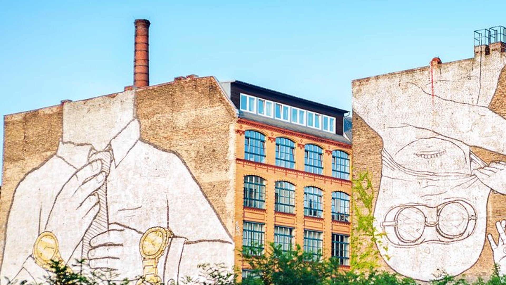 Berlin: Kreuzberg Street Art & Urban Life Walking Audio Tour on a Mobile App