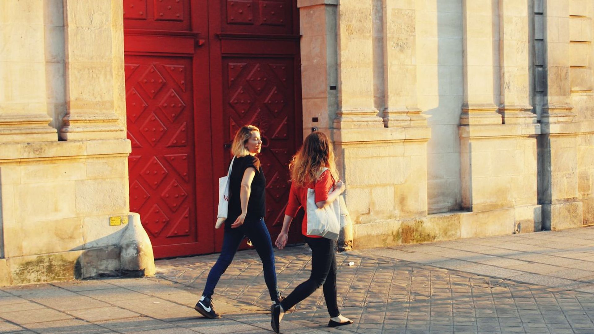 Creative Marais: Street Art and Local Food with Self-Guided Audio Tour