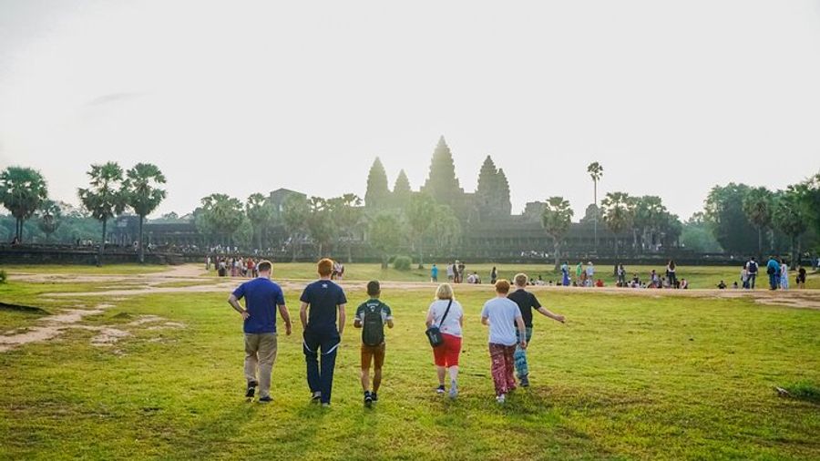 Angkor Sunrise Bike Tour with E-Bike or Tuk Tuk + Breakfast & Lunch