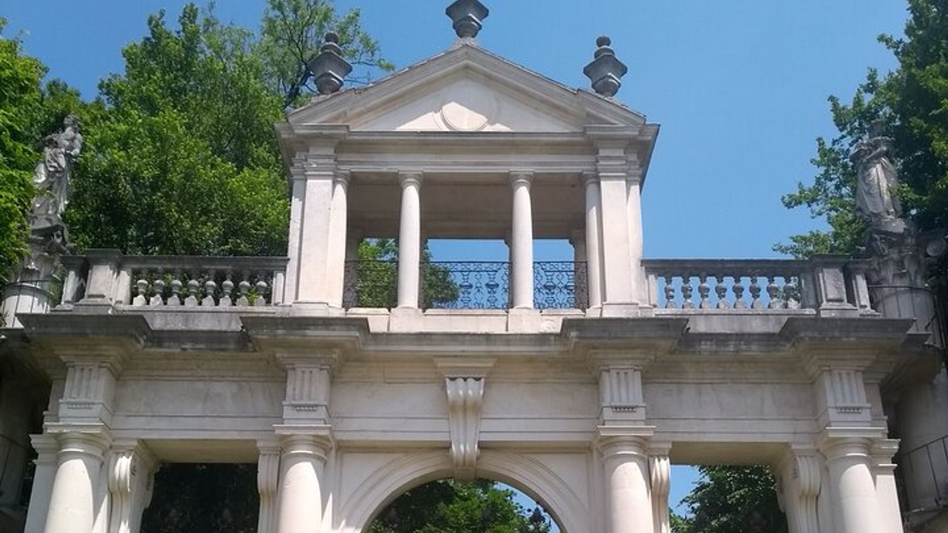 Tour to the Venetian Villas and the Brenta Riviera from Terme