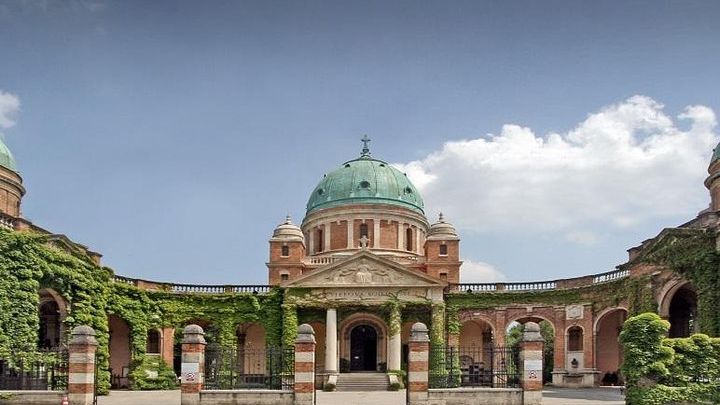 Zagreb Private Walking and Panoramic Tour With Hotel Pickup