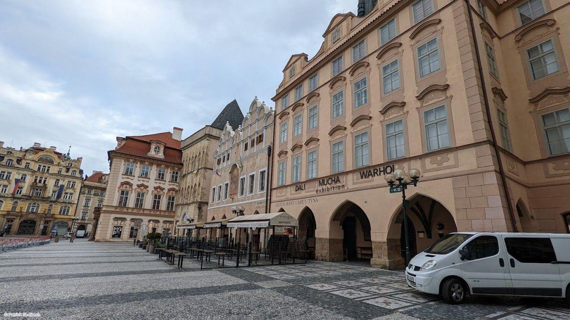 Prague: Old Town to Hradčany In-App Audio Tour