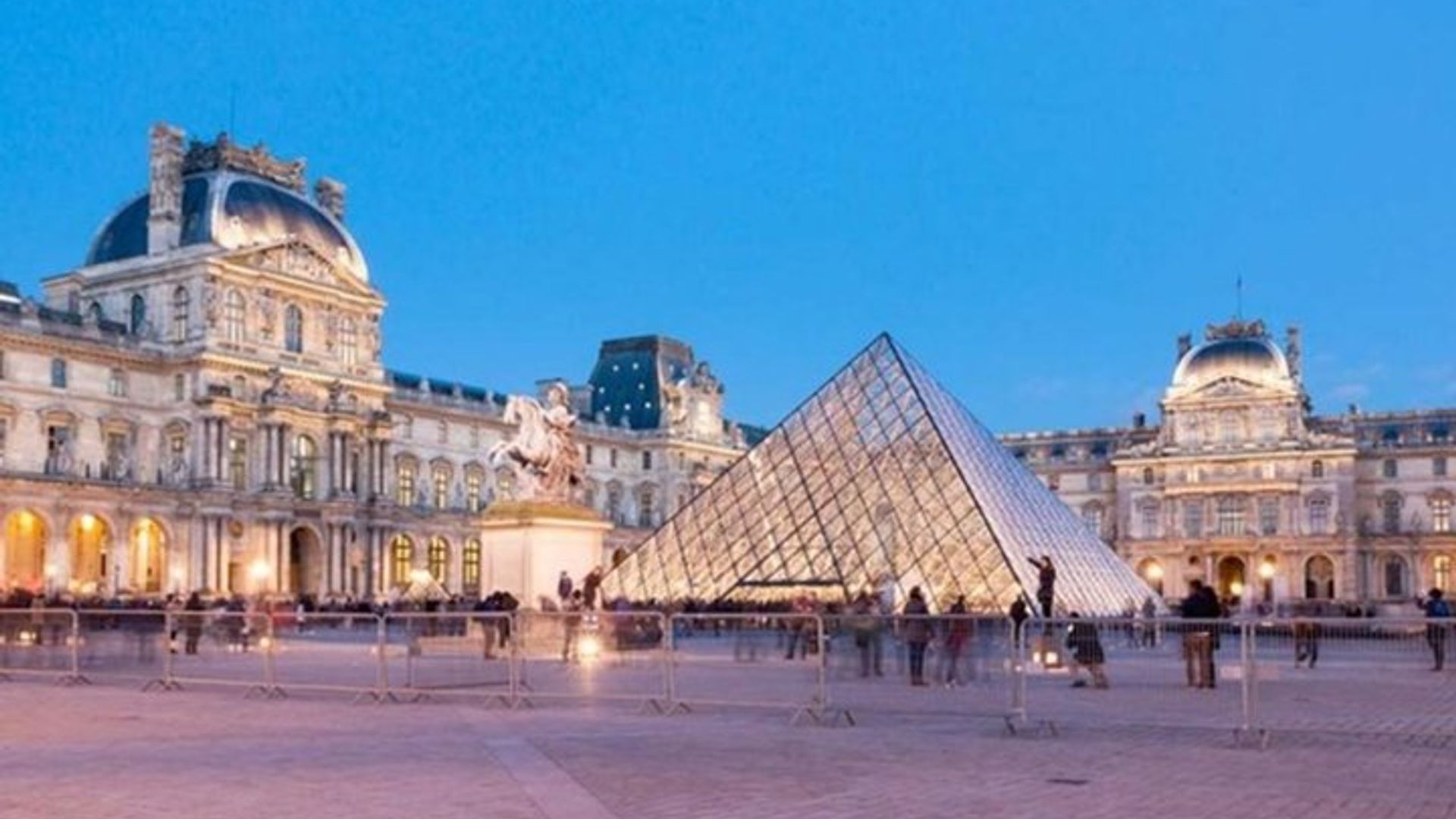OT Paris Louvre Museum Guided Tour with Free Seine Cruise Tickets