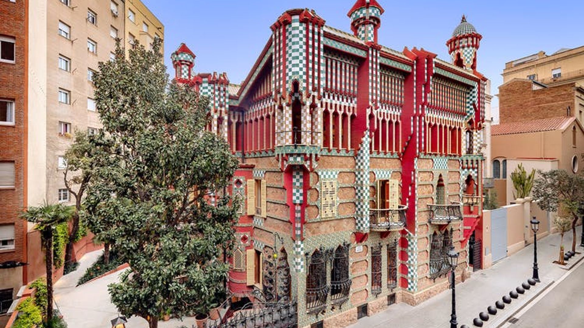 Casa Vicens skip-the-line tickets and guided visit in small groups