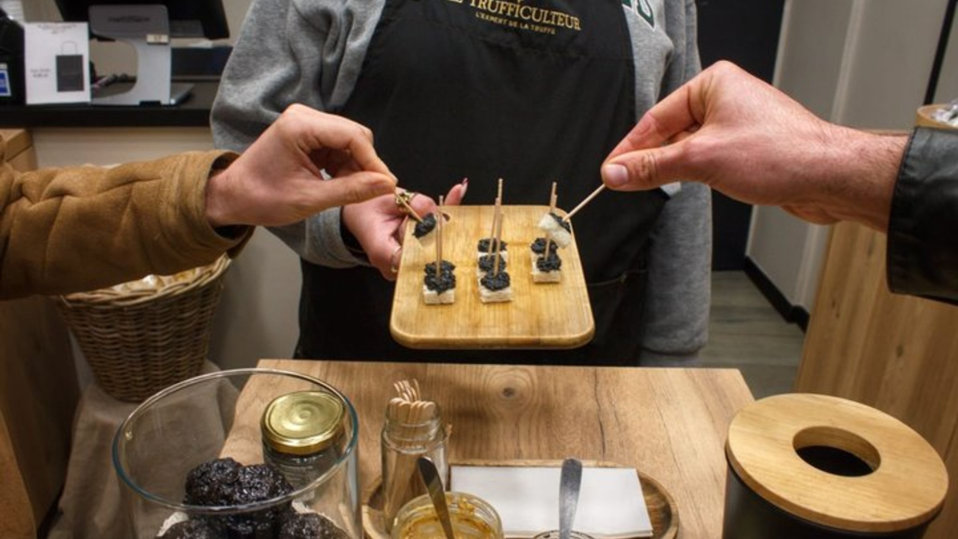 Balade gastronomique en petit groupe à Aix-en-Provence