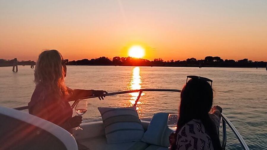 Venice: Private Boat Tour to Murano, Burano, Torcello