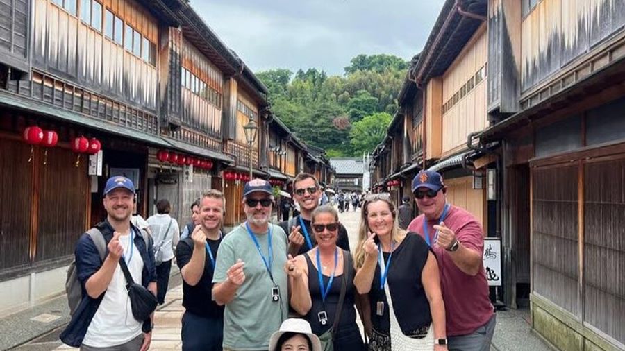 Kanazawa: Omicho Market & Geisha District Cultural Walk