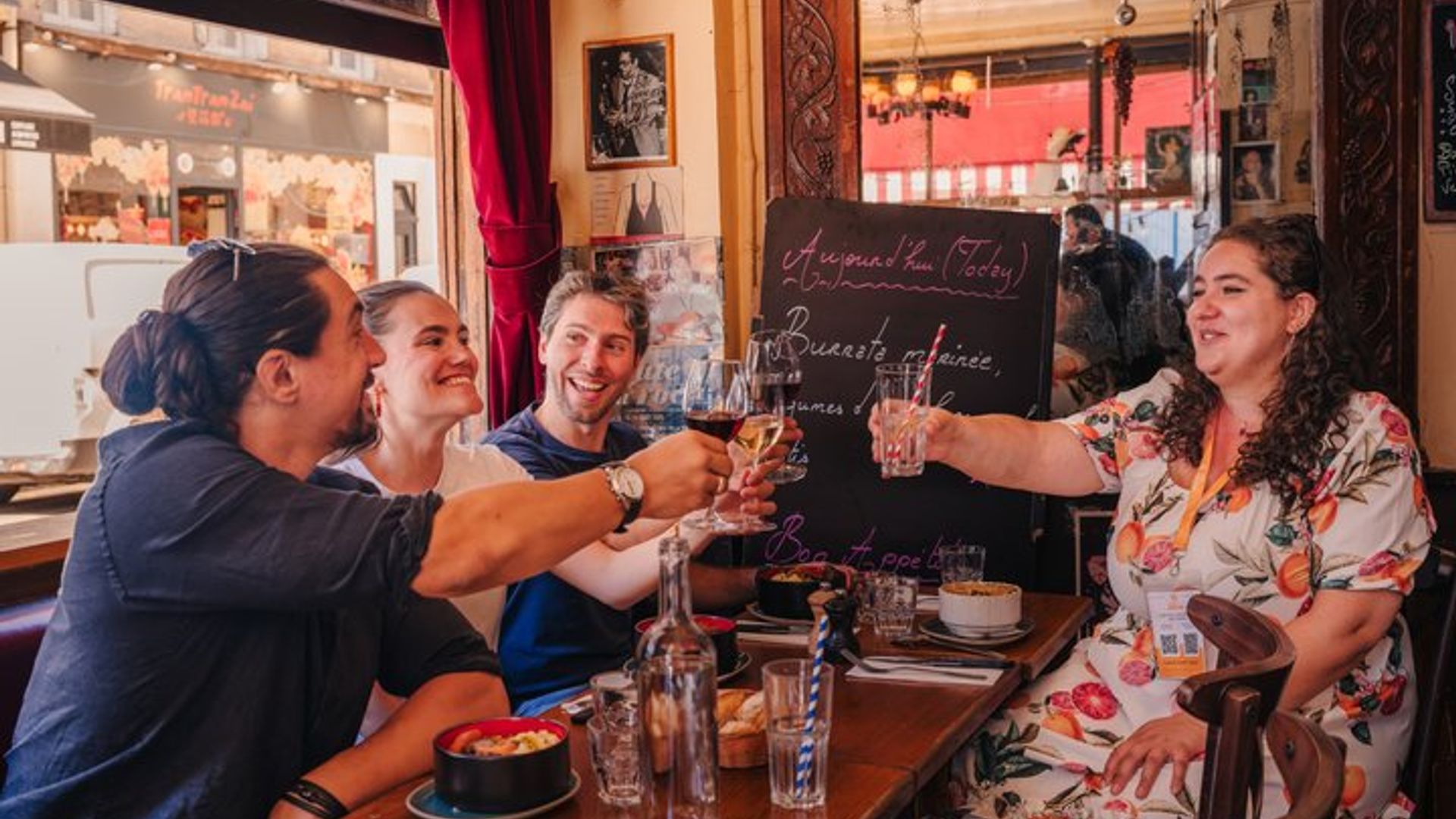 Tour de Bordeaux en petit groupe avec repas complet, dégustations de vins
