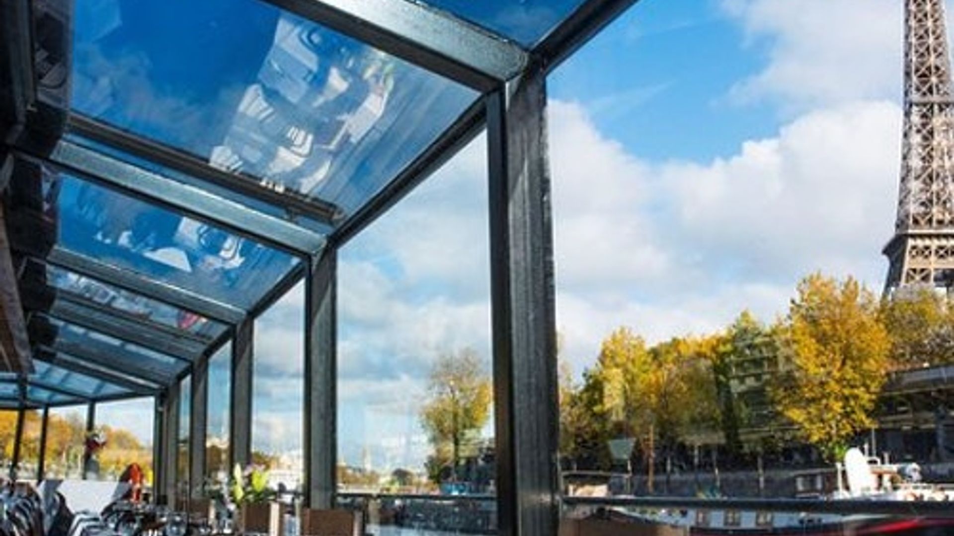 Seine River: Lunch Cruise with 3-Course Gourmet Meal