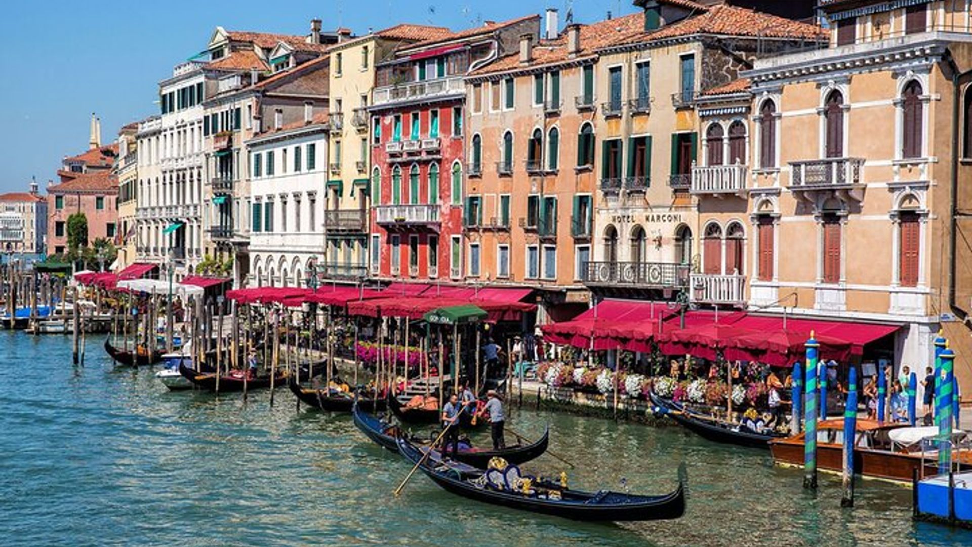 Guided Walk and Gondola Ride Experience in Venice