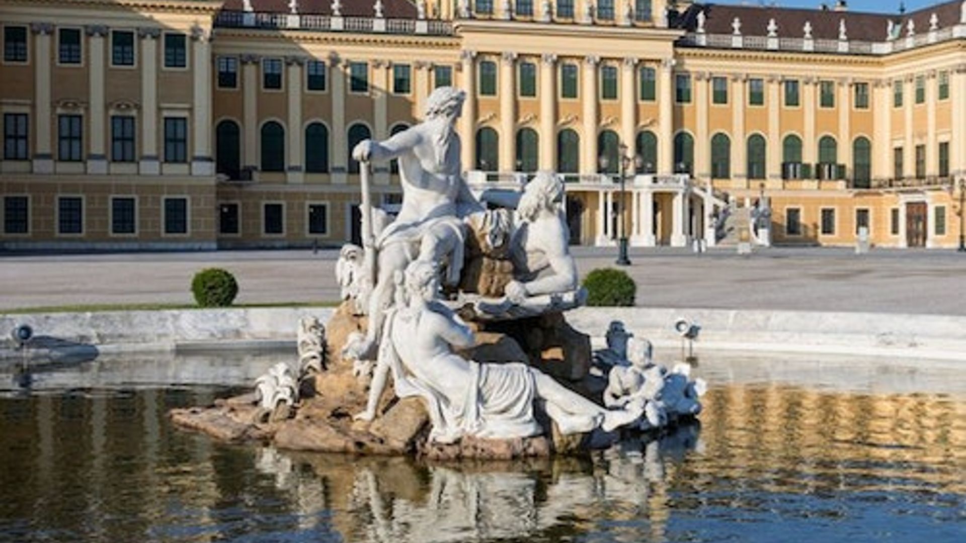 Schönbrunn Palace & Gardens: Guided Tour with Fast Track Entry