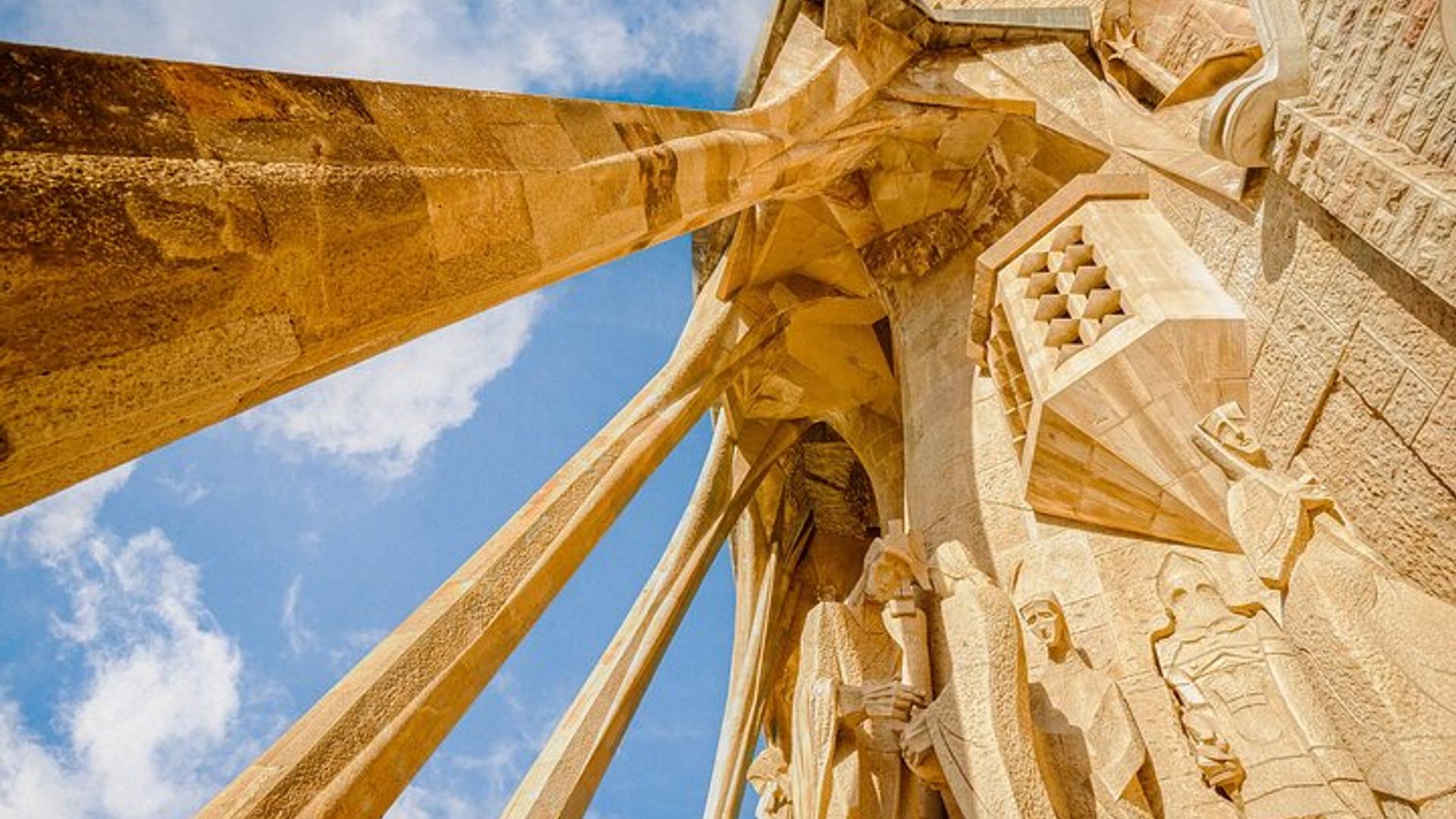 Barcelona Sagrada Familia Small-Group Skip-the-Line Tour