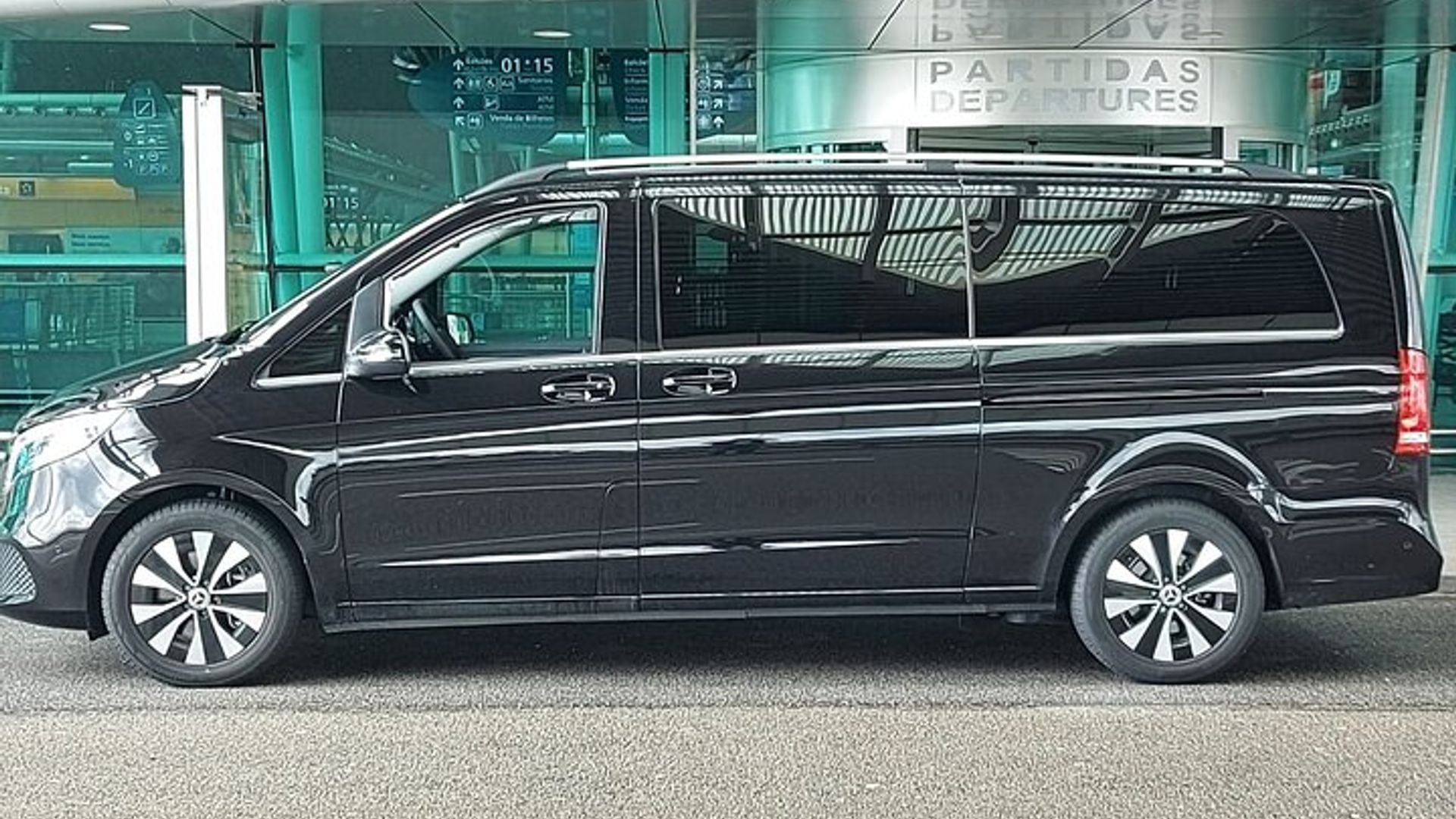 Privater Flughafentransfer von Porto nach Peniche