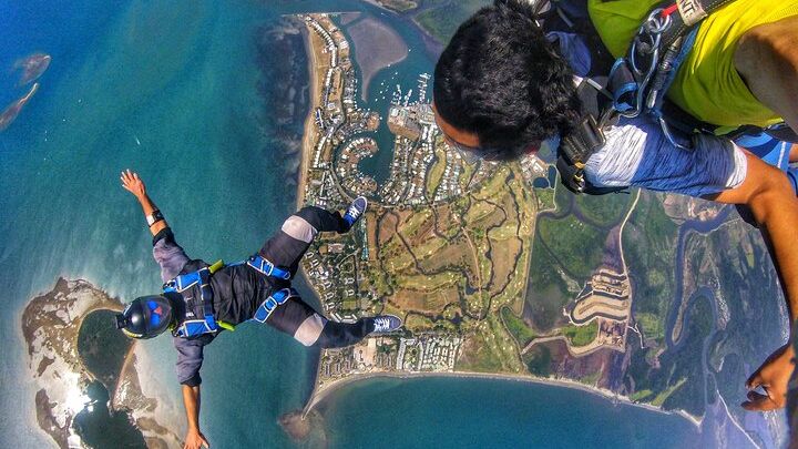 Extreme 12000ft Tandem Jump (45 seconds free fall)