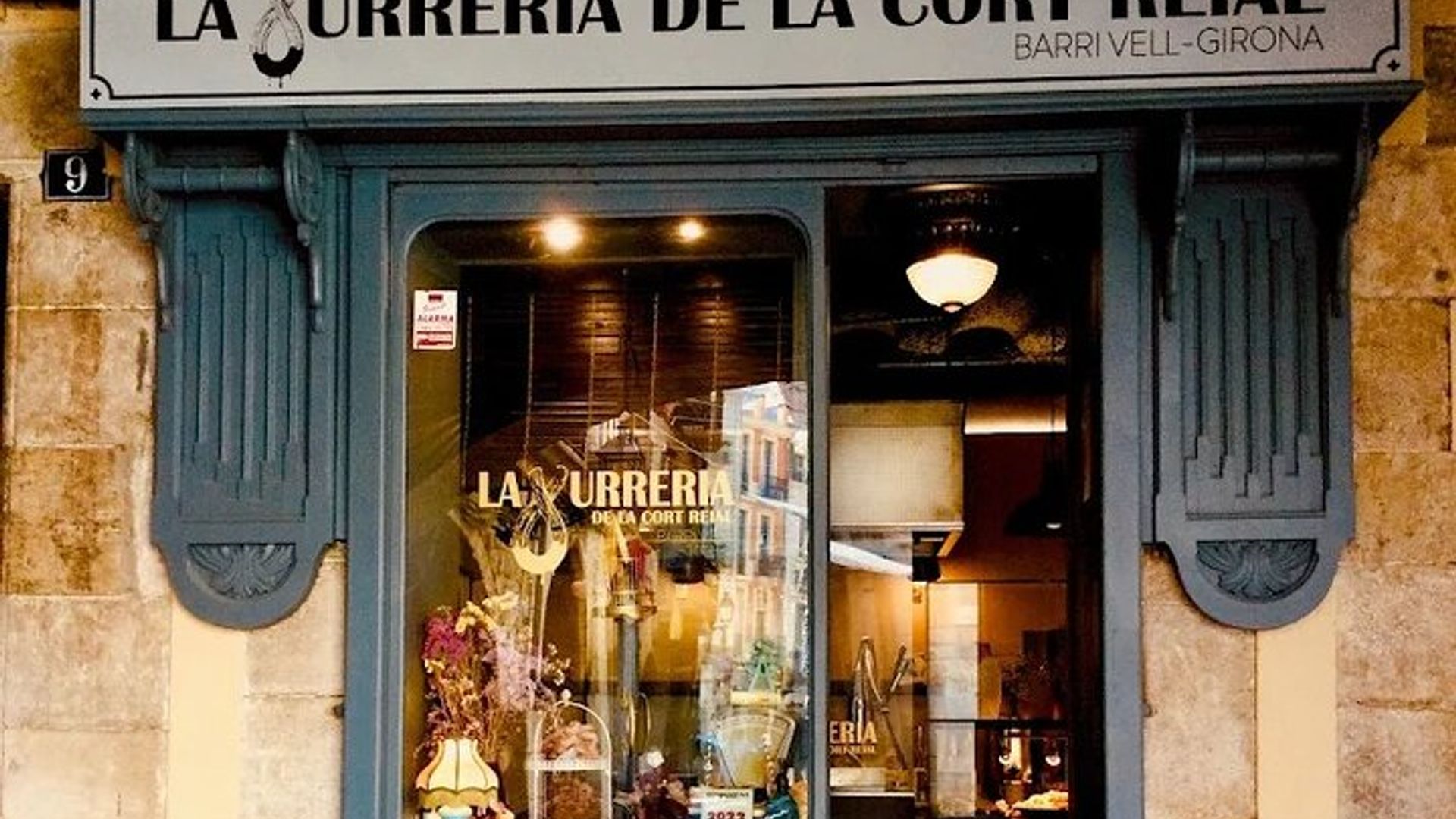 Girona: Small-Group Food Tour and Tapas Bar