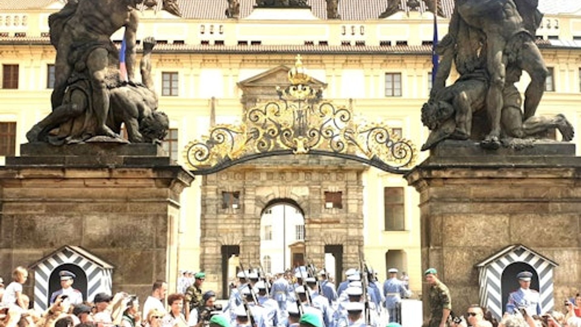 Prague Castle: Entry Ticket + Audio Guide