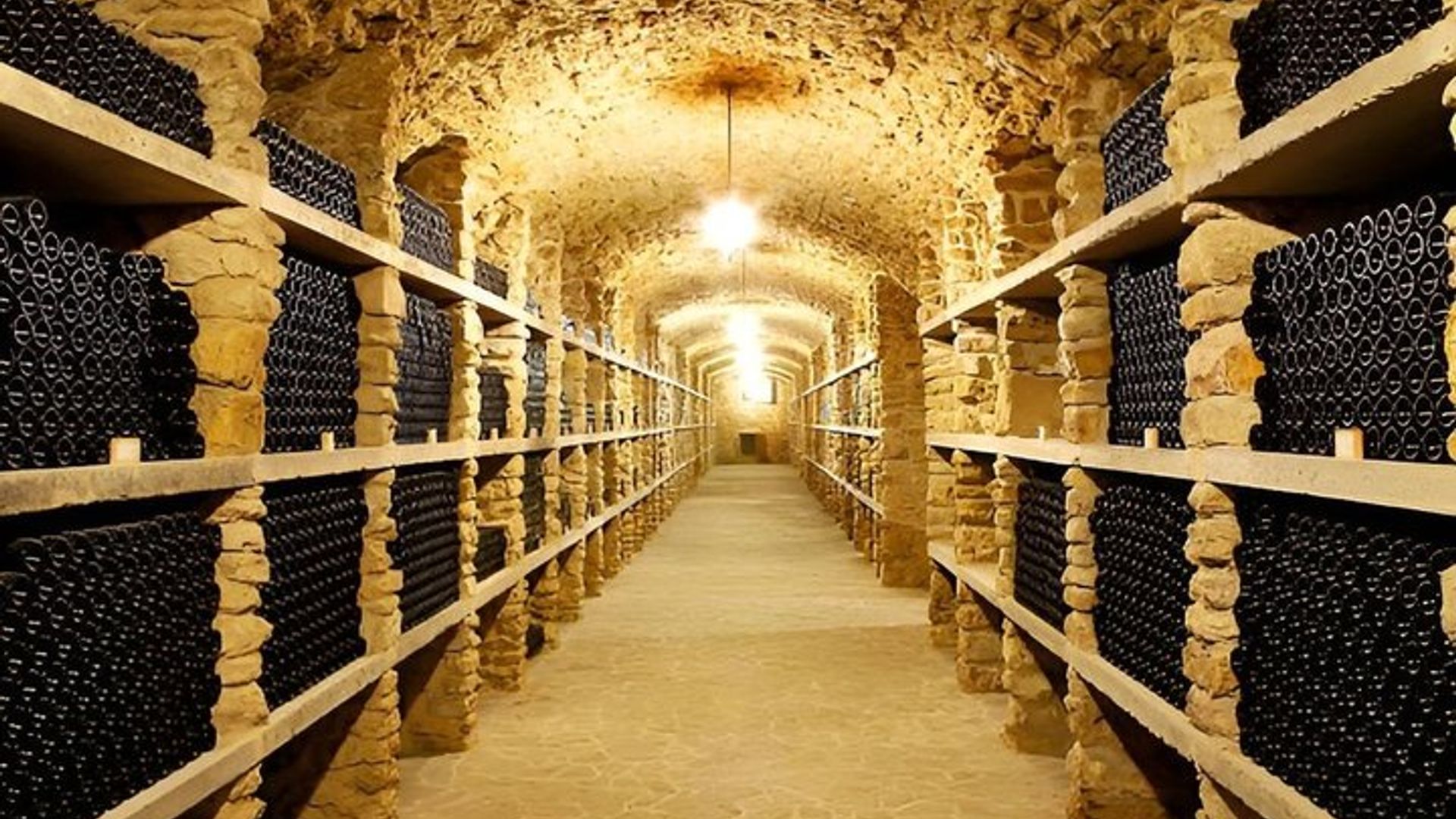 Visite privée des vins de Beaune Explorez les caves et dégustez les vins de Bourgogne