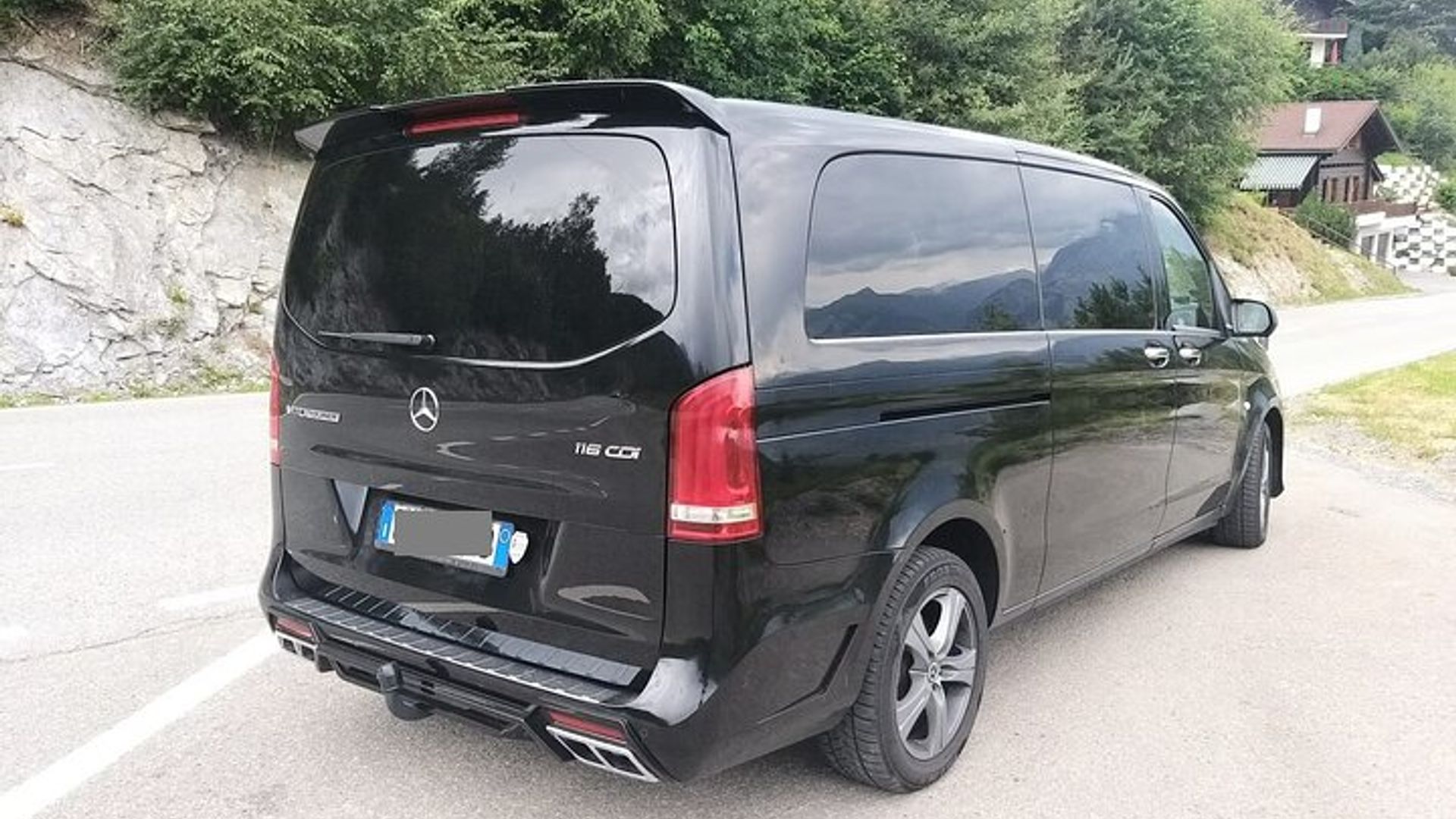 Flughafen Lyon (LYS) nach Aix-les-Bain - Privater Transfer mit Hin- und Rückfahrt