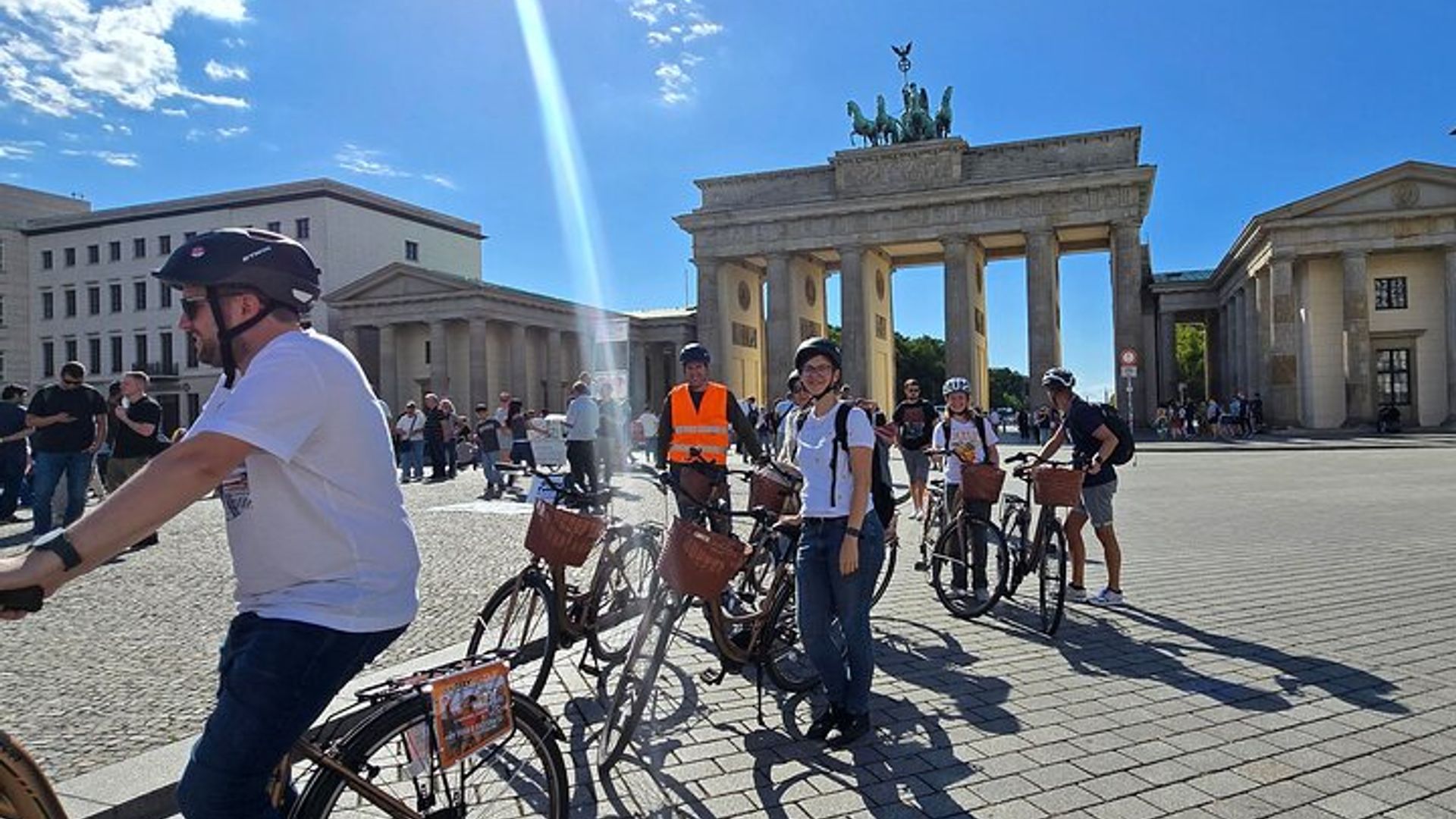 Berlin Small-Group Bike Tour: City Highlights and Hidden Gems