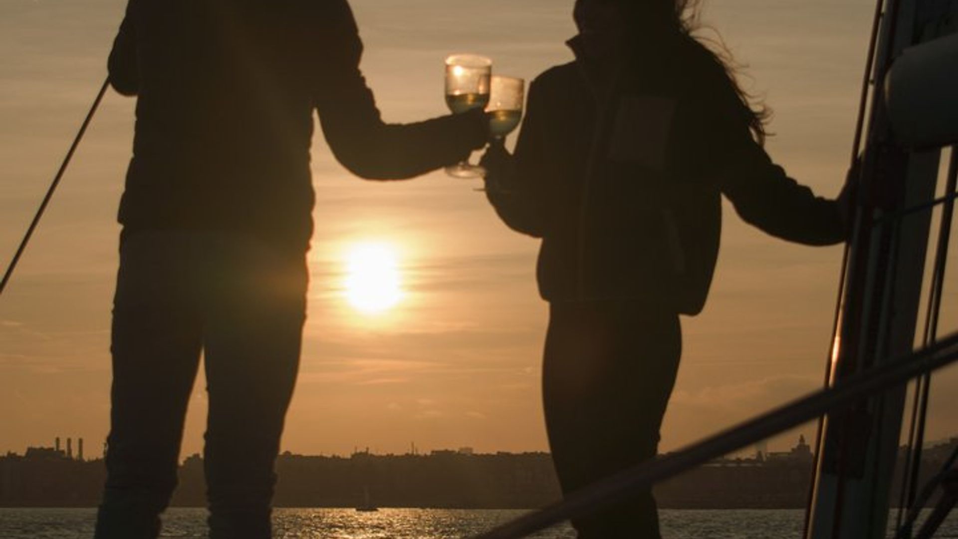 Barcelona Sunset Sailing Cruise with Drinks and Snacks