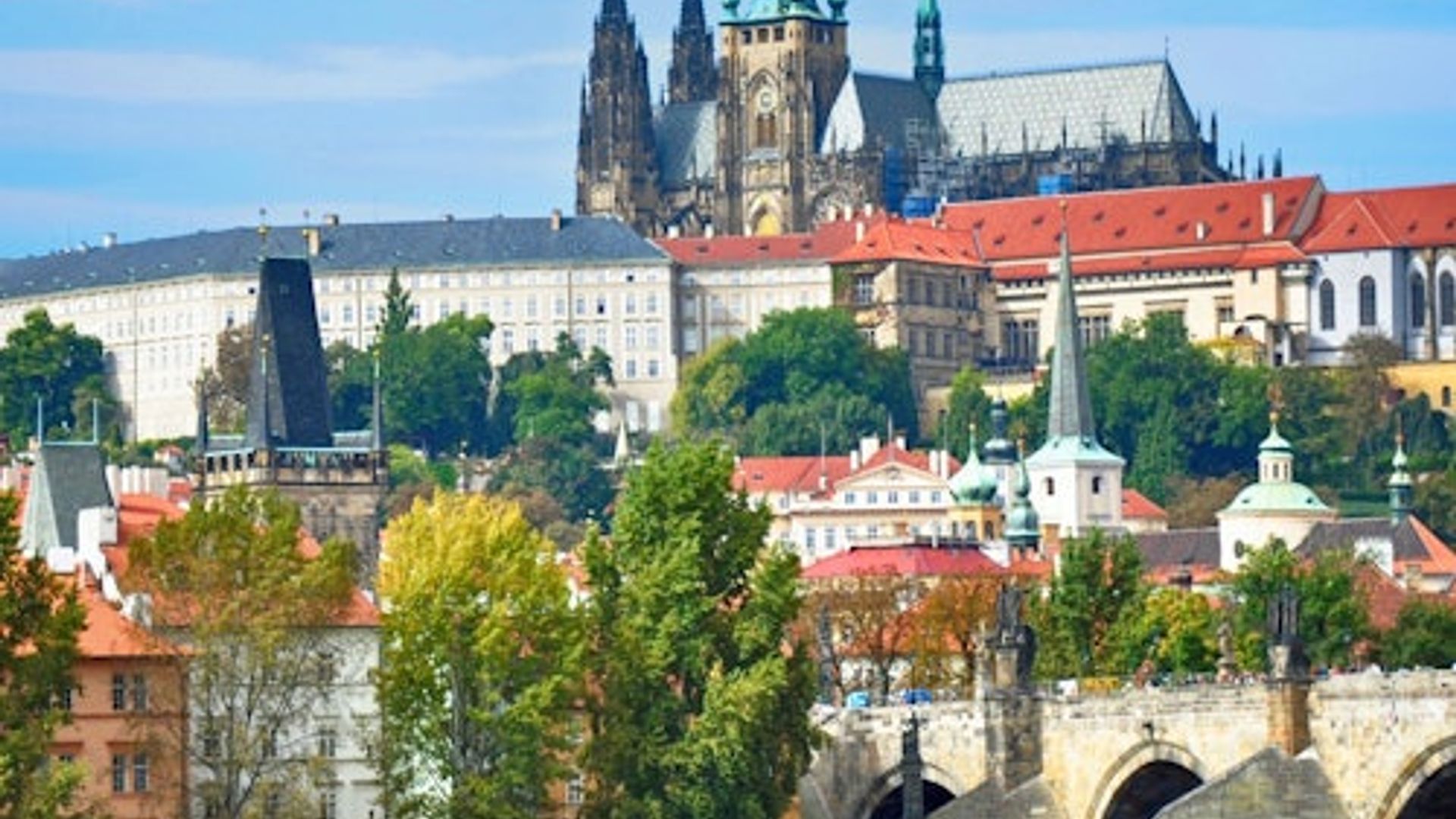 Big Bus Prague: Hop-on Hop-off Bus Tour with Optional River Cruise