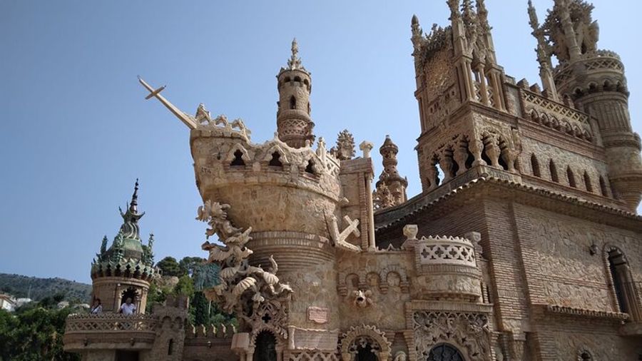 Castillo Colomares Guided Tour With Entry Near Benalmadena