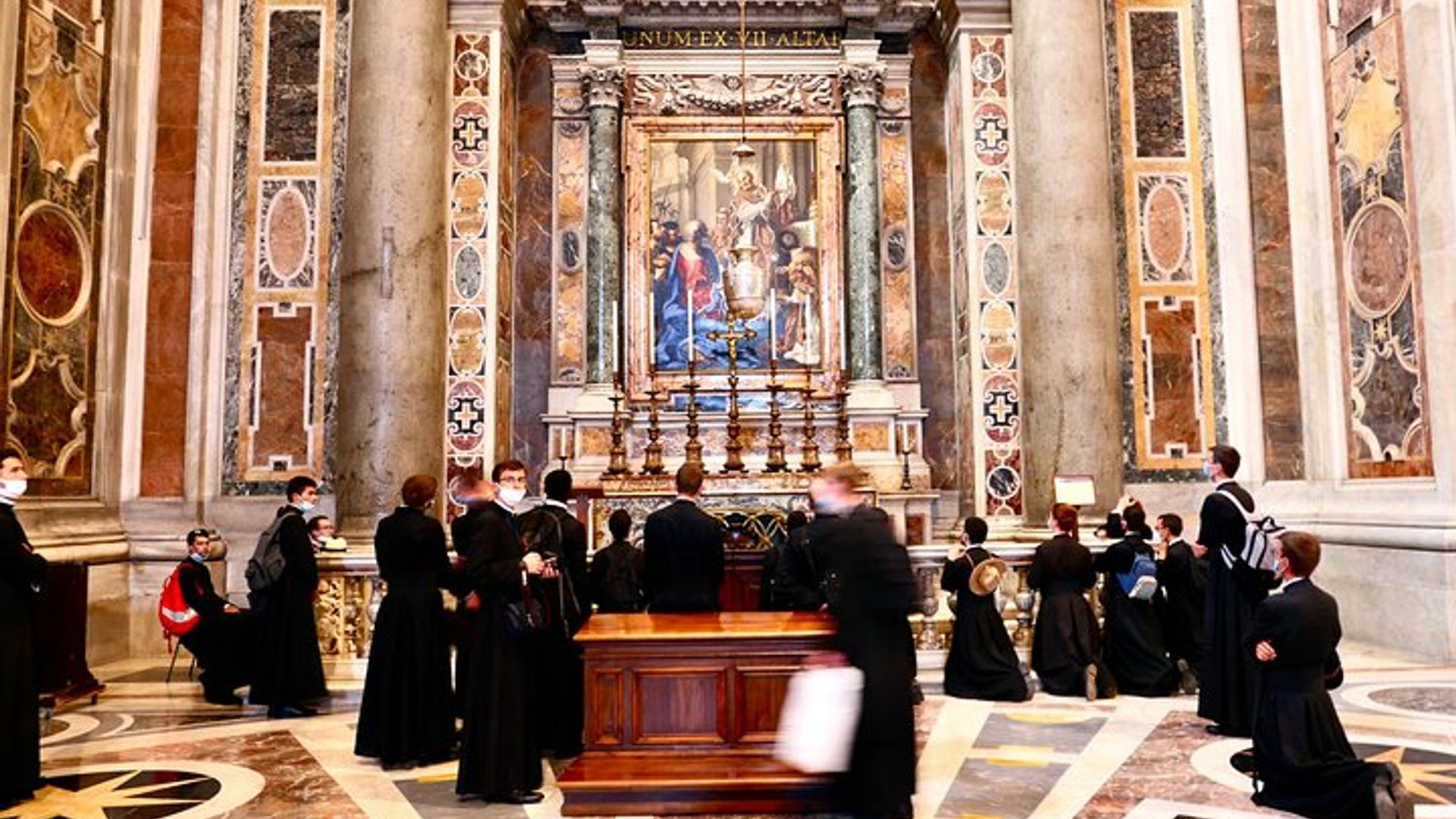 St. Peter's Basilica Tour with Dome Climb and Grottoes