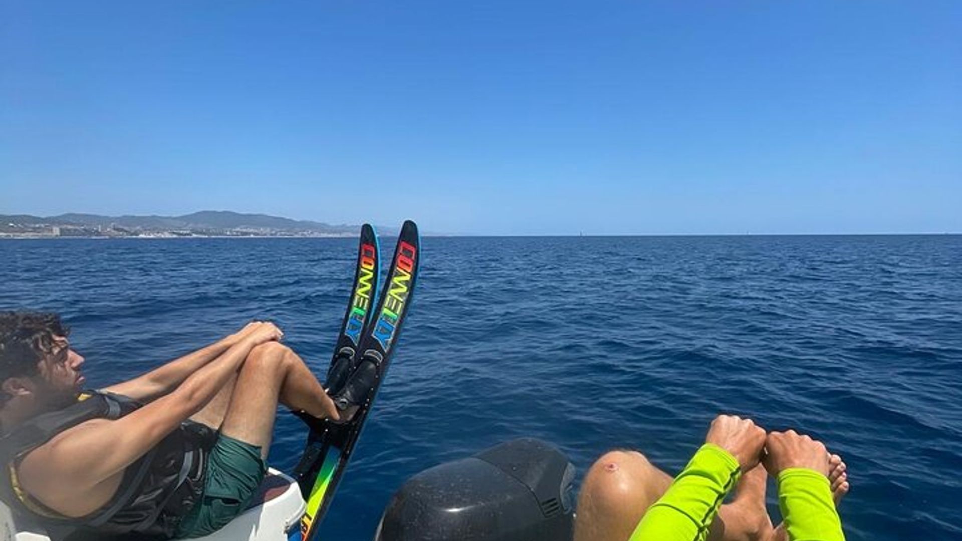FISHING EXPERIENCE GUARANTEE CATCH Option Wake and tubing
