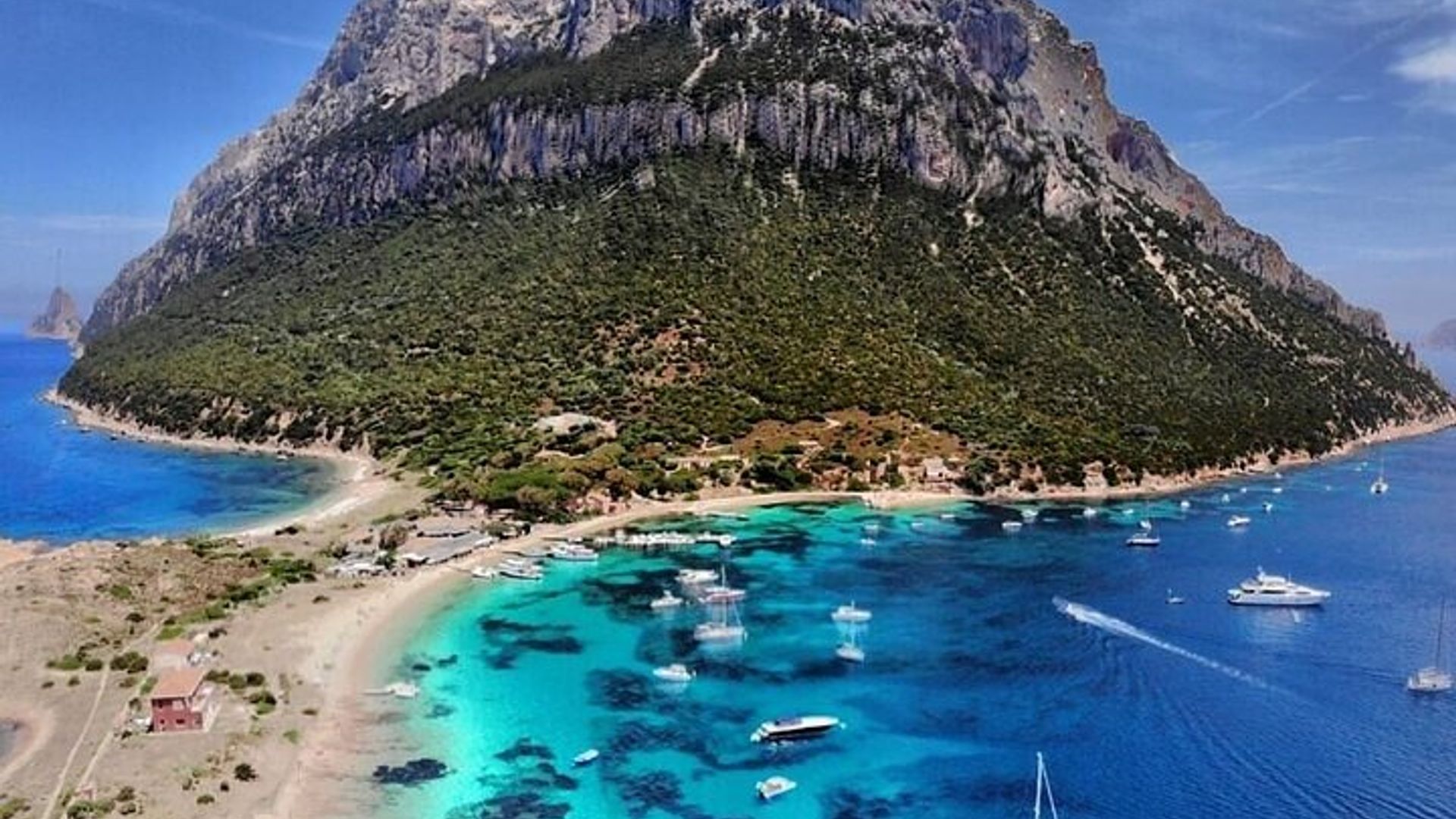 Sailing ship from Porto San Paolo (S.Teodoro-Olbia) to Tavolara, Molara