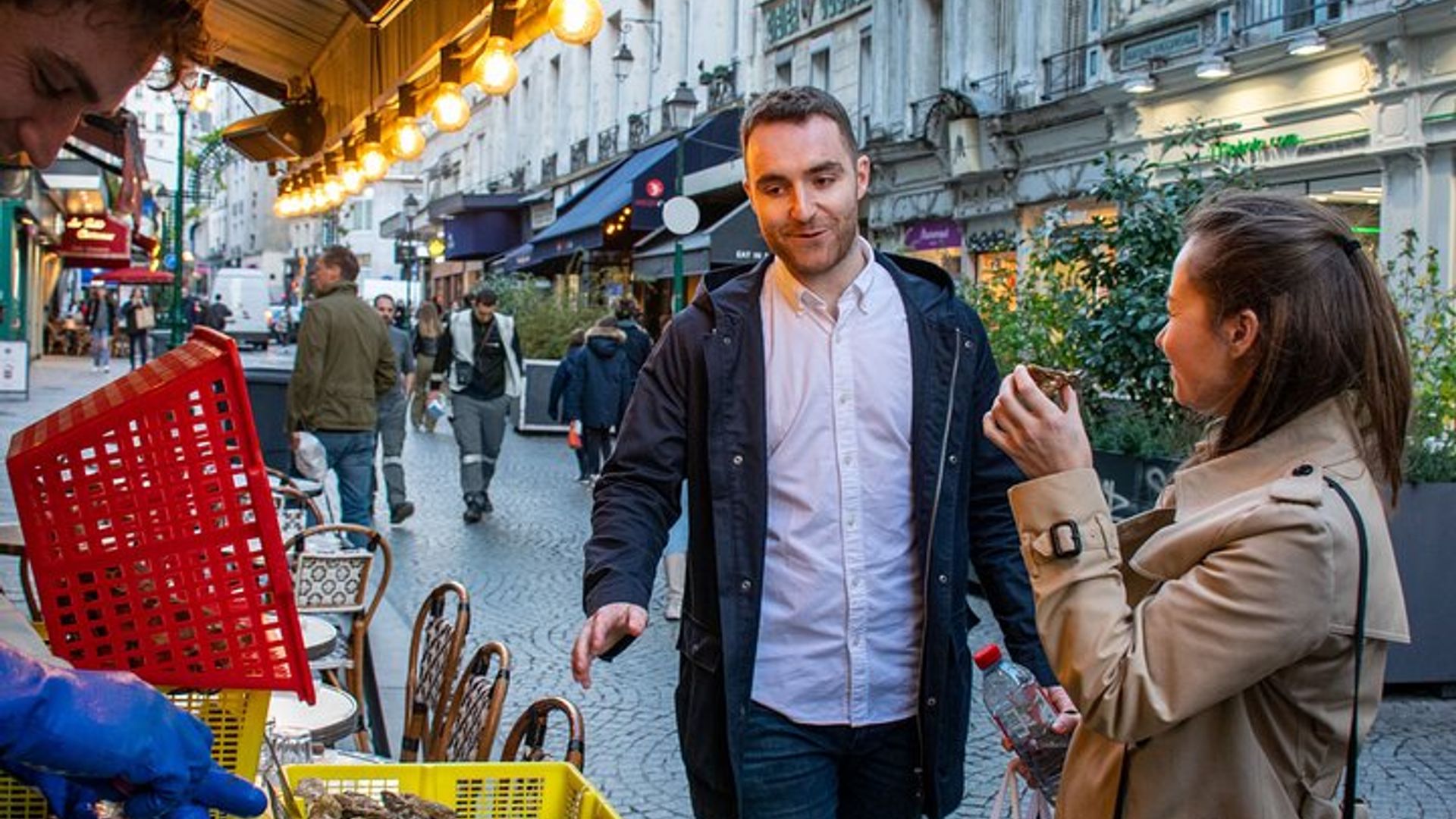 Paris: Christmas Food Tour With Local Guide