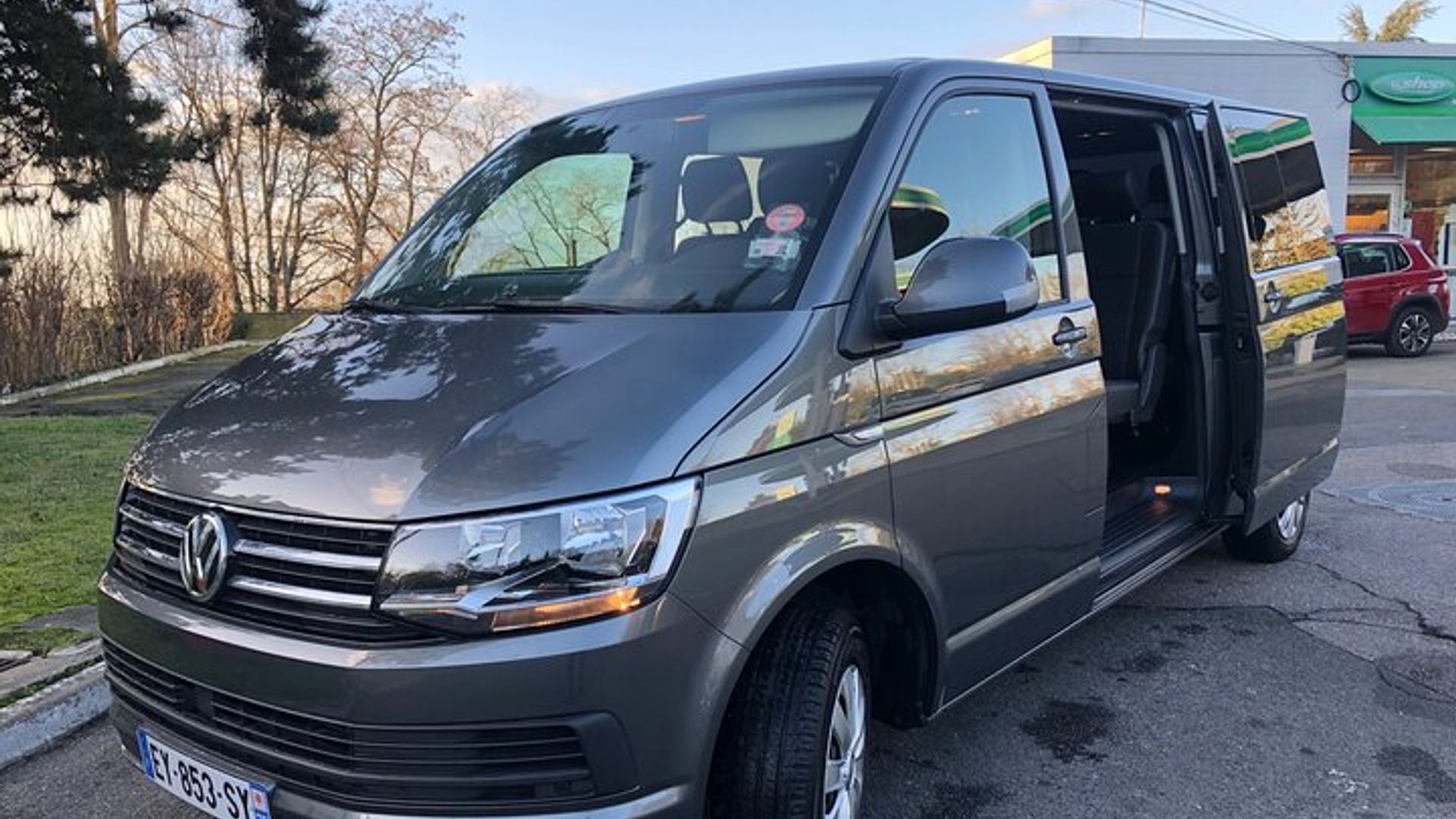 Traslado privado desde el aeropuerto Roissy CDG a Disneyland Paris