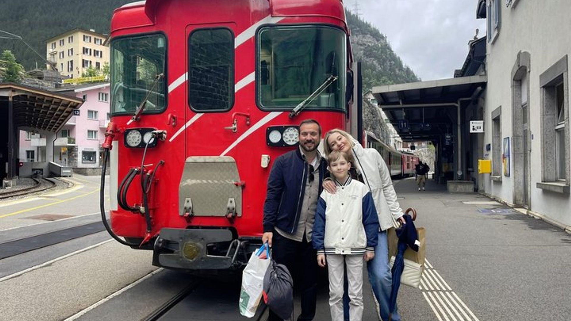 Zurich: Glacier Express Route Private Tour