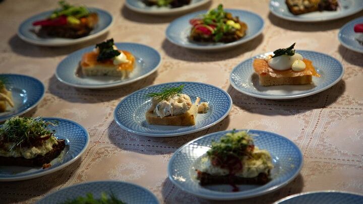 Original Copenhagen food tour: 8 tastings, full meal & VIP access