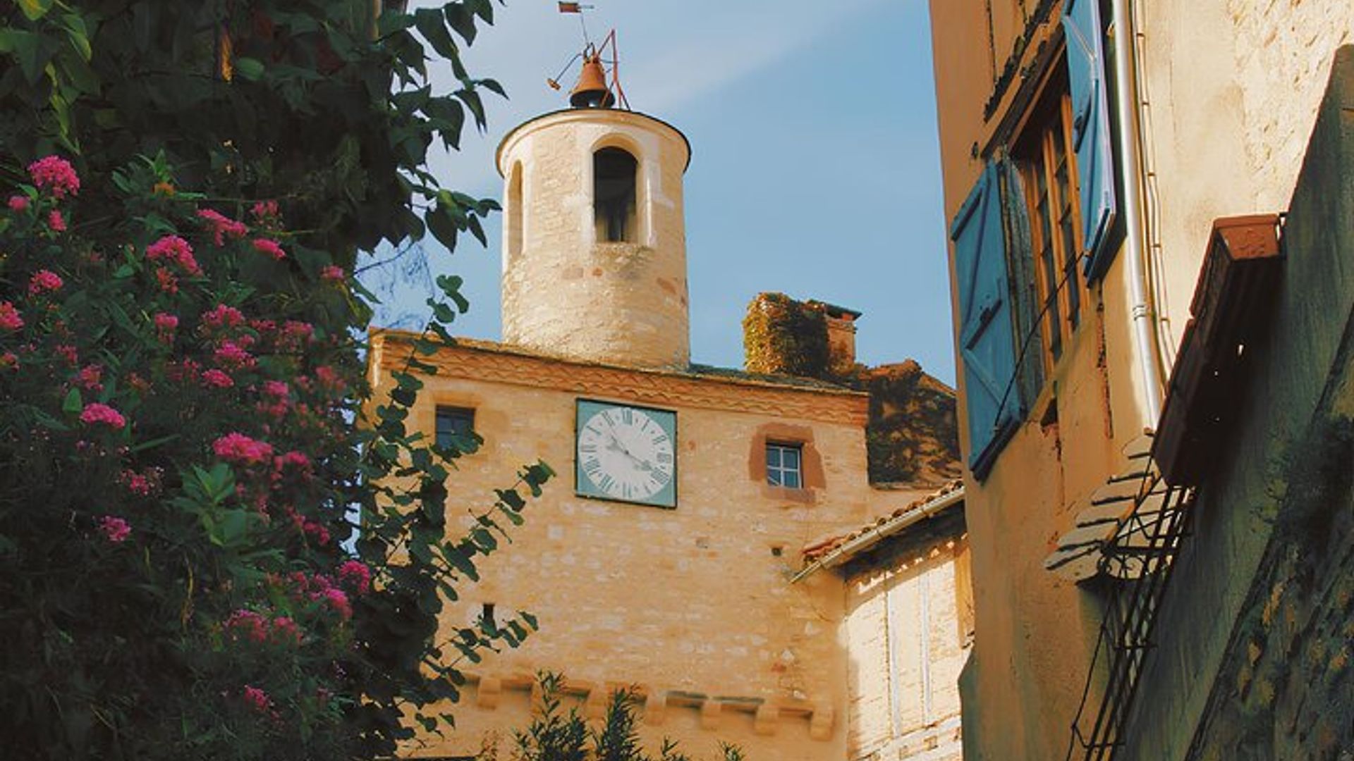 Best Intro to Bastia in 2 hours with a Local
