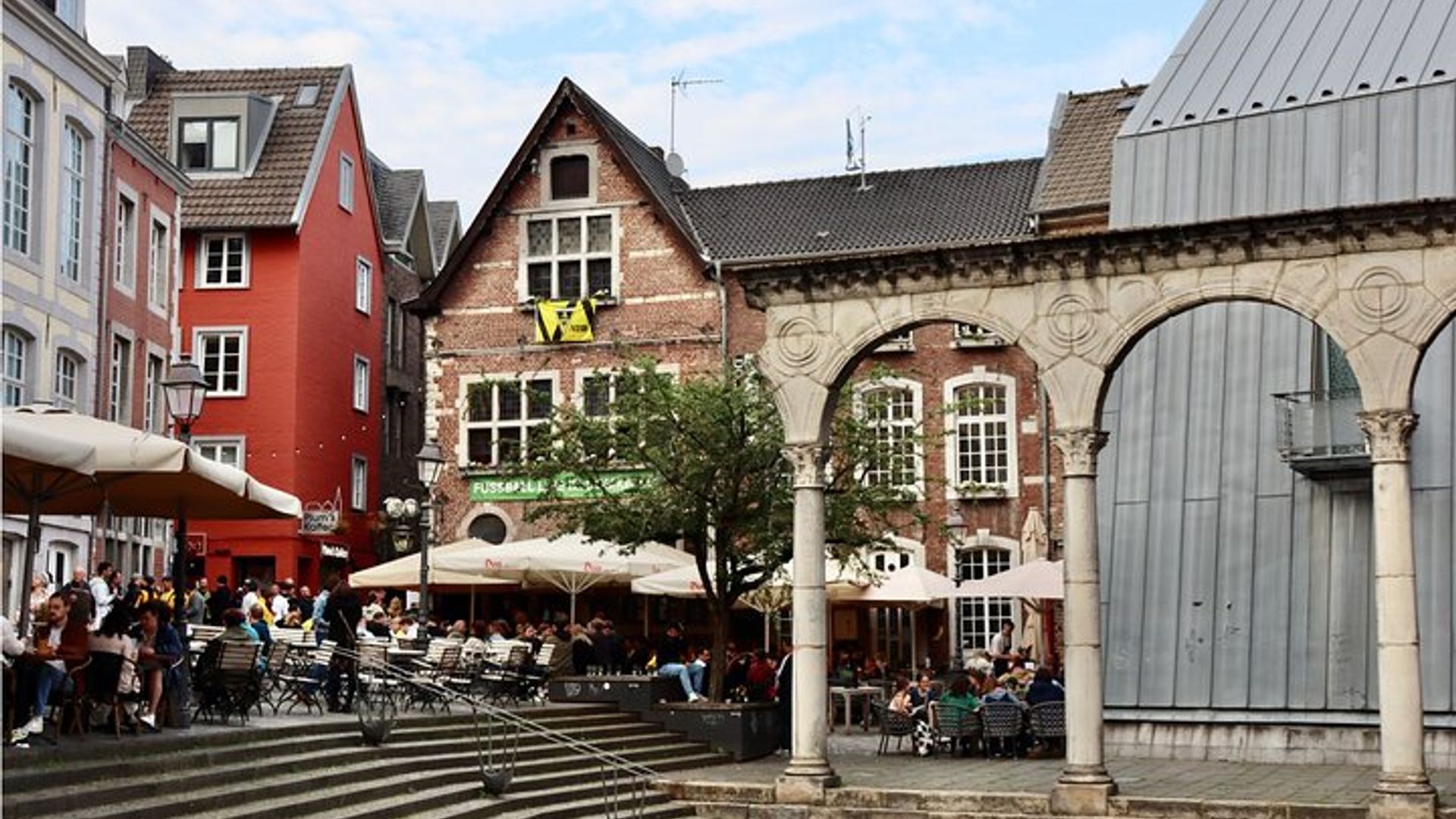 Aachen Walking Tour: Explore Top Sights & Hidden Gems