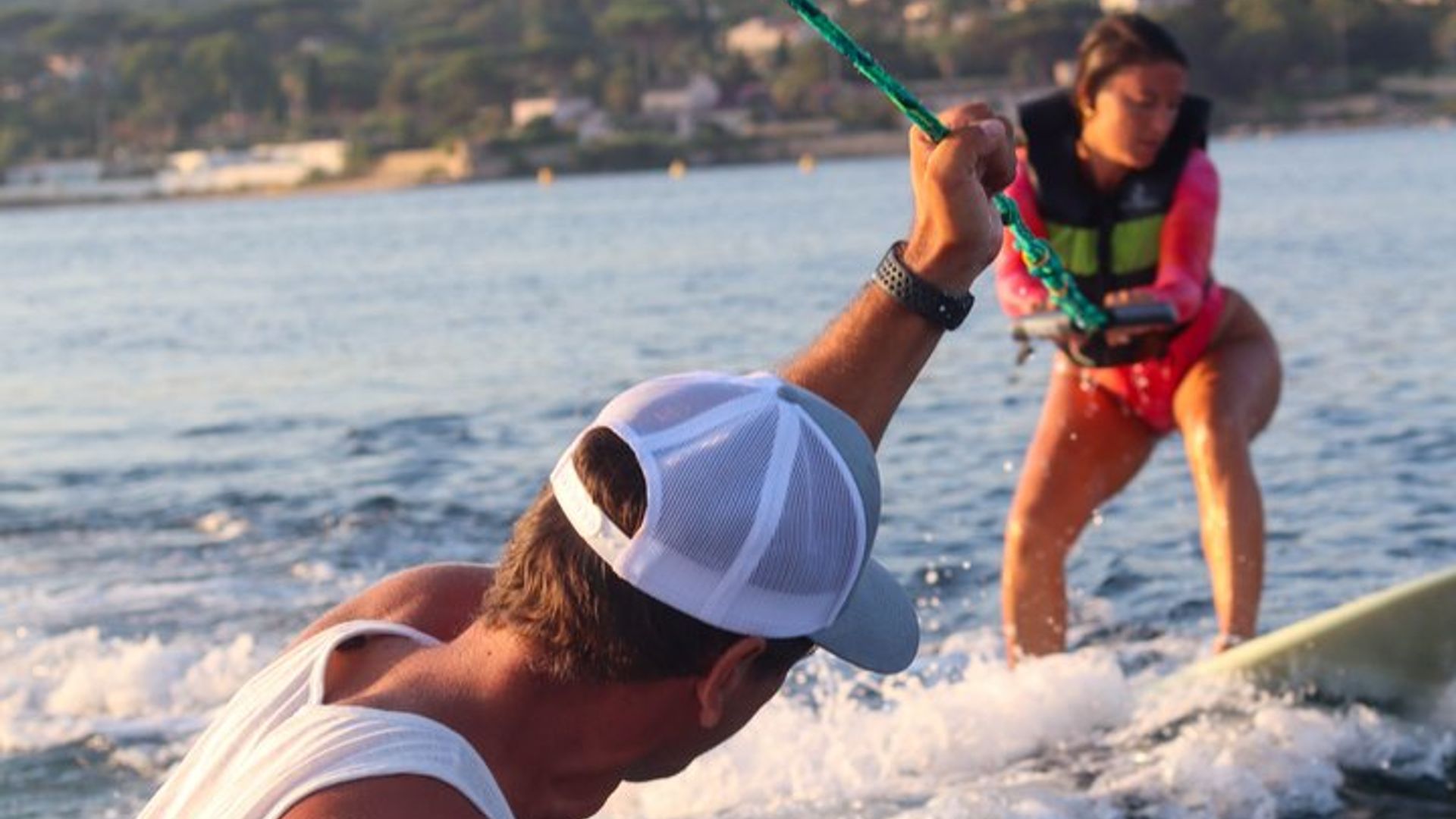 Experiencia privada de Wakesurf, Wakeboard y barco – Saint-Tropez