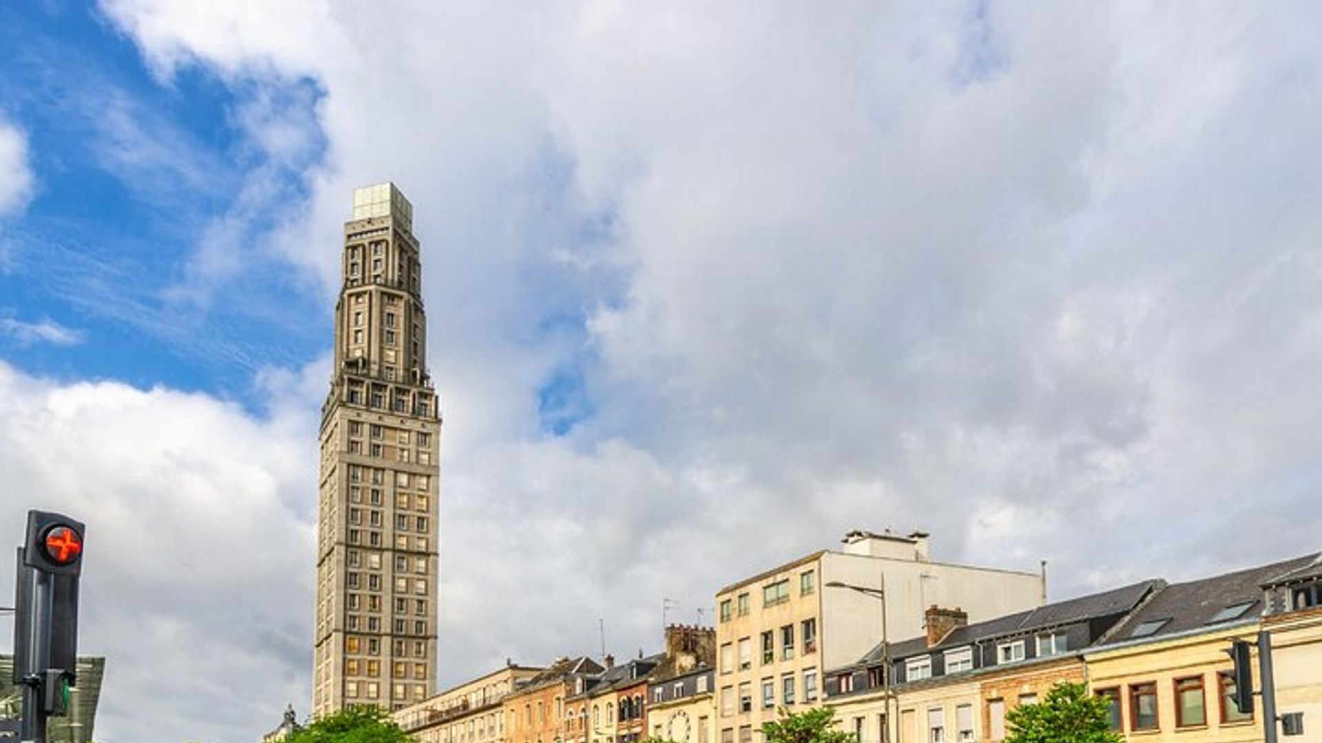 Amiens Audio Guided Walking Tour 3h15 and 27 Audio Comments