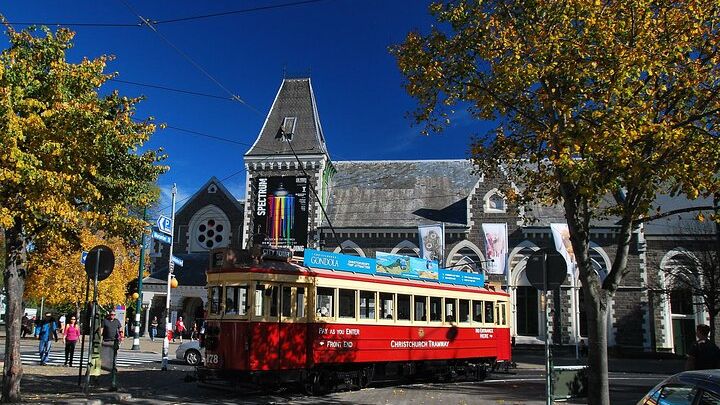 Christchurch Highlights Small-Group Day Tour With Avon Punting
