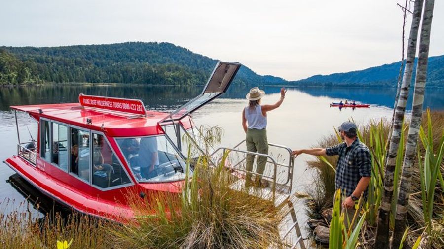 2.5-Hour Nature Cruise & Rainforest Walk, Lake Mapourika
