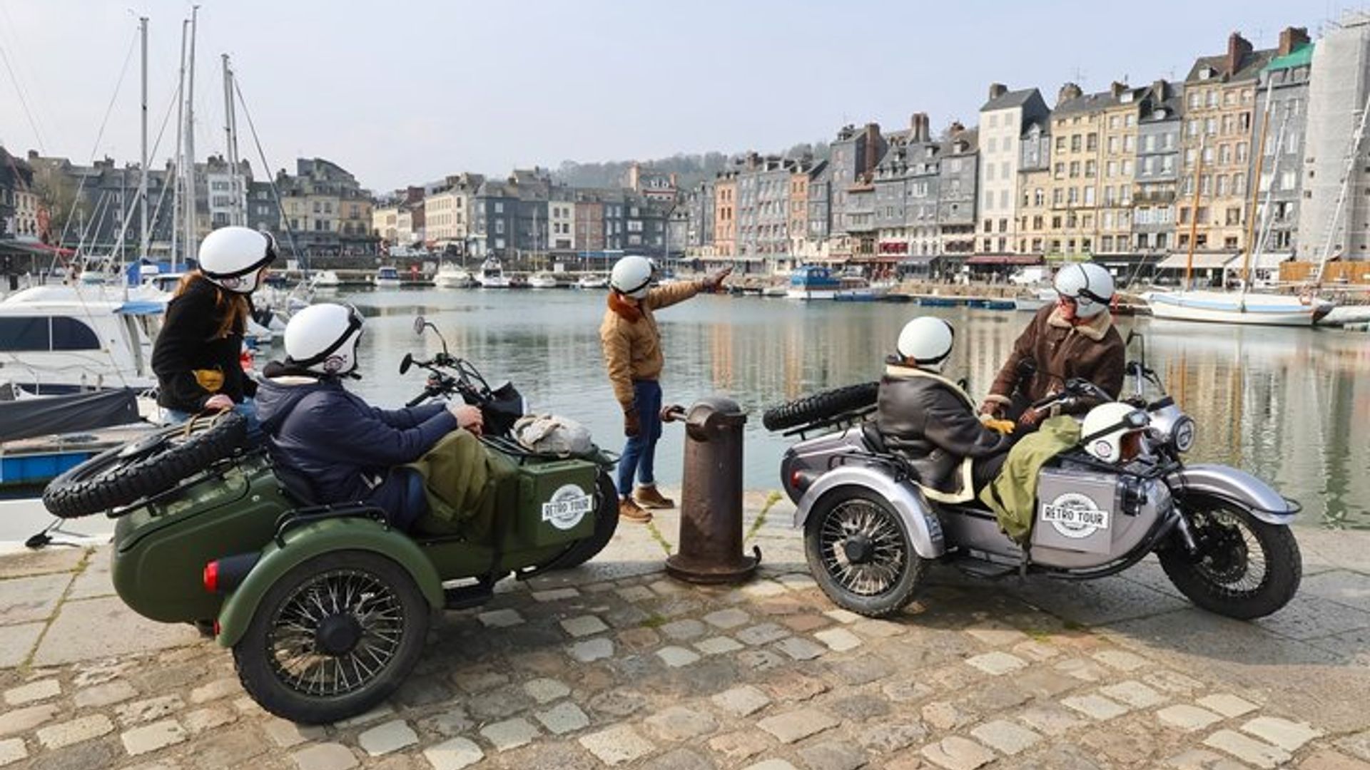 Küstentour durch die Normandie in einem Oldtimer-Motorrad-Beiwagen