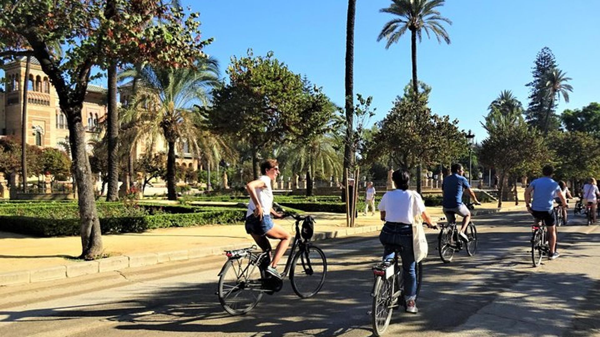 Visite guidée en vélo électrique en petit groupe de Séville