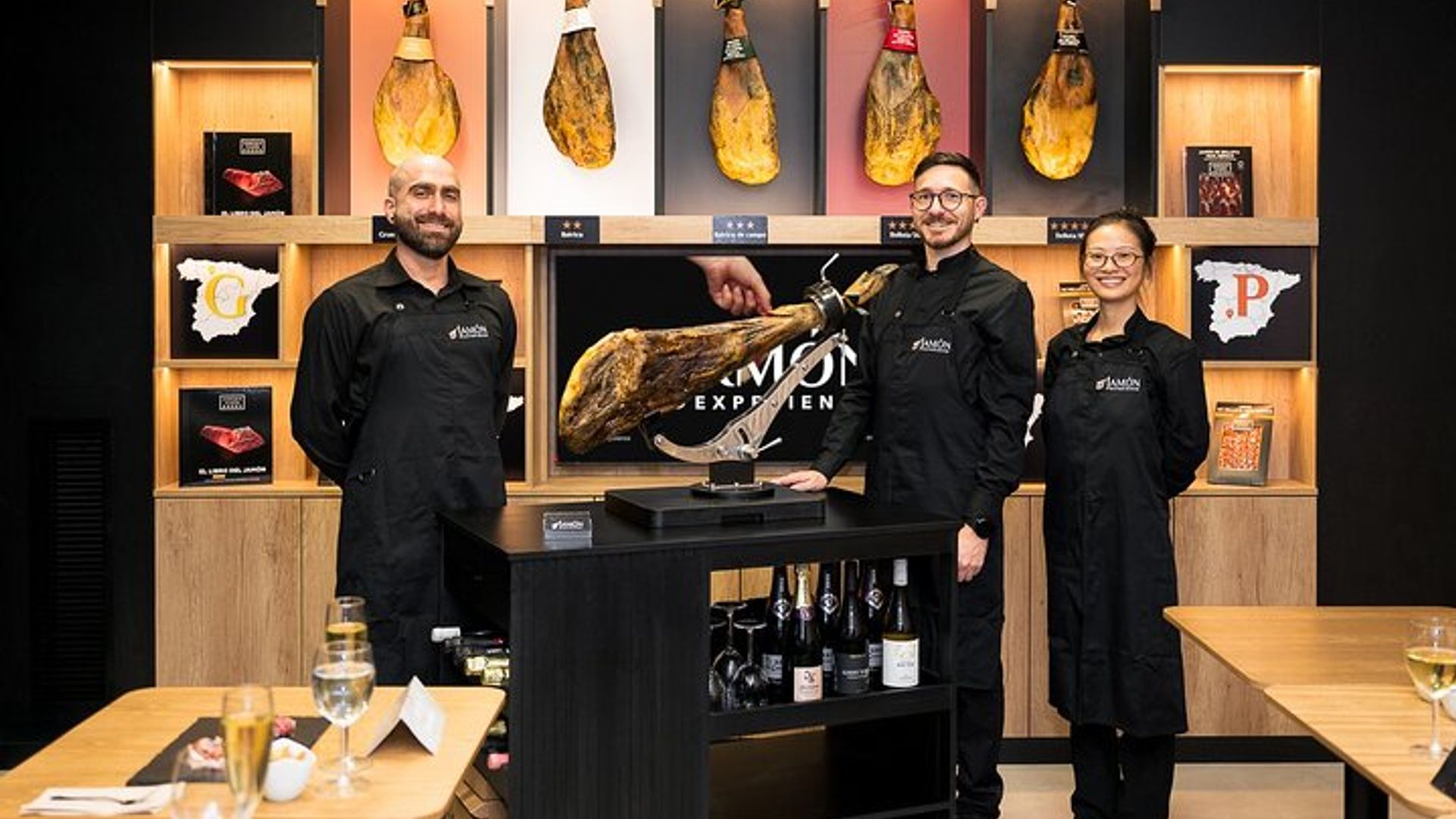 Ham Experience Premium : Iberian Ham & Wine Tasting in Barcelona