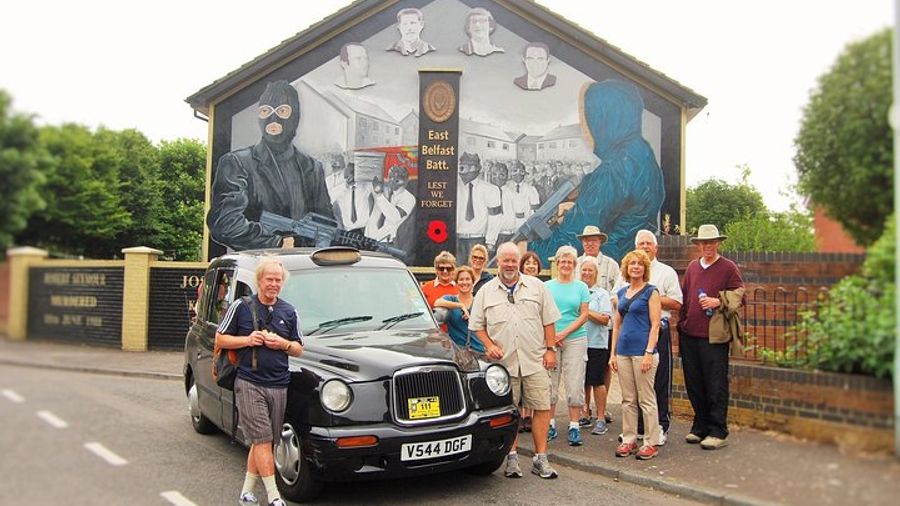 2 Hours Republican & Loyalist Mural Black Taxi Tour from Belfast