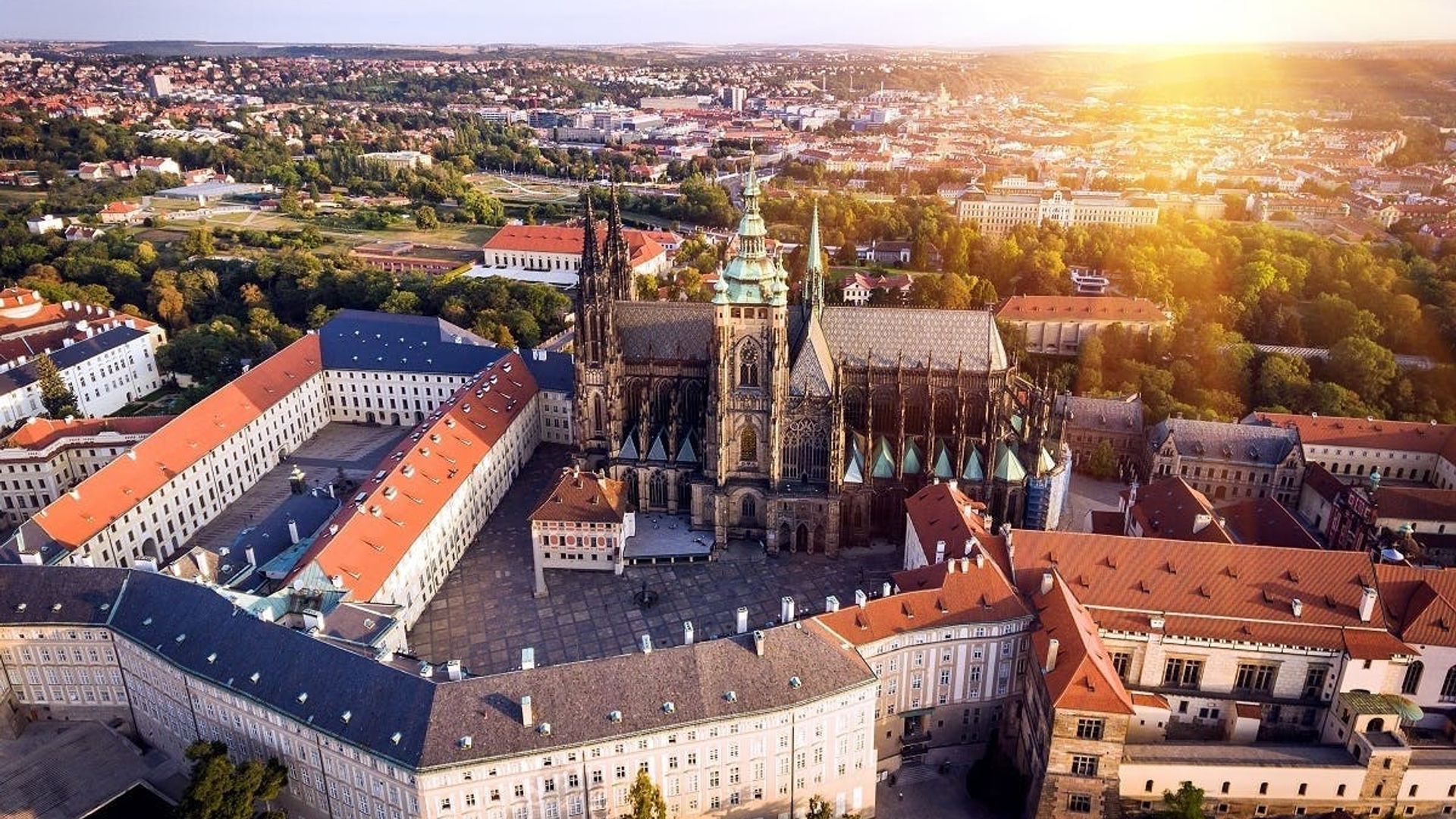 Prague Castle Interiors Tour in English with Entrance Ticket